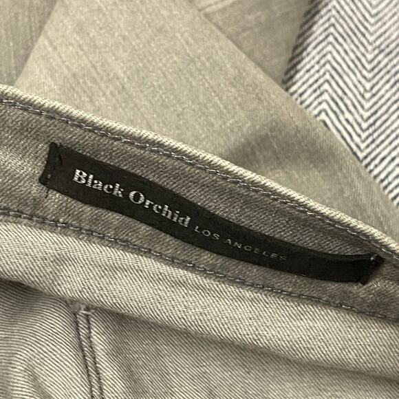 BLACK ORCHID - Distressed Grey Skinny Jeans - Picture 4 of 6